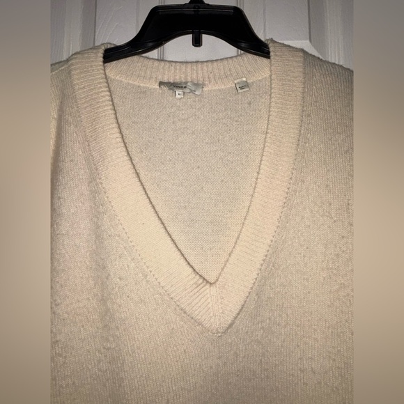 Women’s Soft Cream VNeck Sweater blouse long sleeve winter travel party sport - Picture 2 of 9